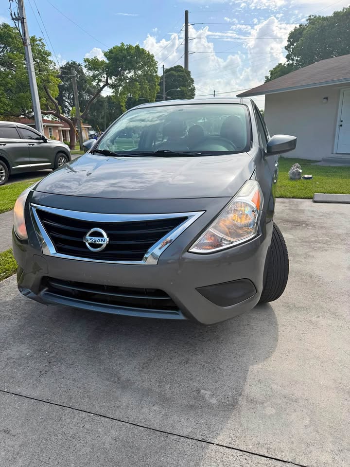 2019 NISSAN VERSA