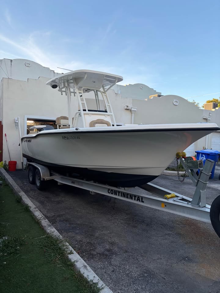 2019 KEY WEST 239 FS BOAT