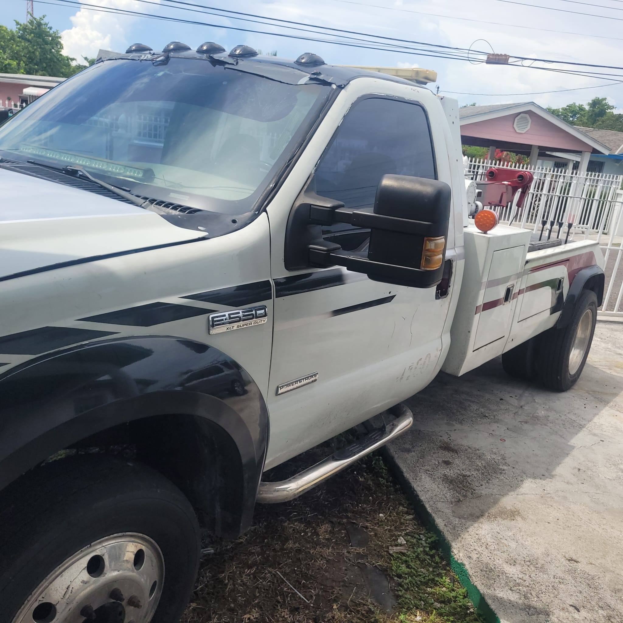 2004 FORD SUPER DUTY F-550 DRW REG CAB 201" WB 120" CA XLT — photo 2