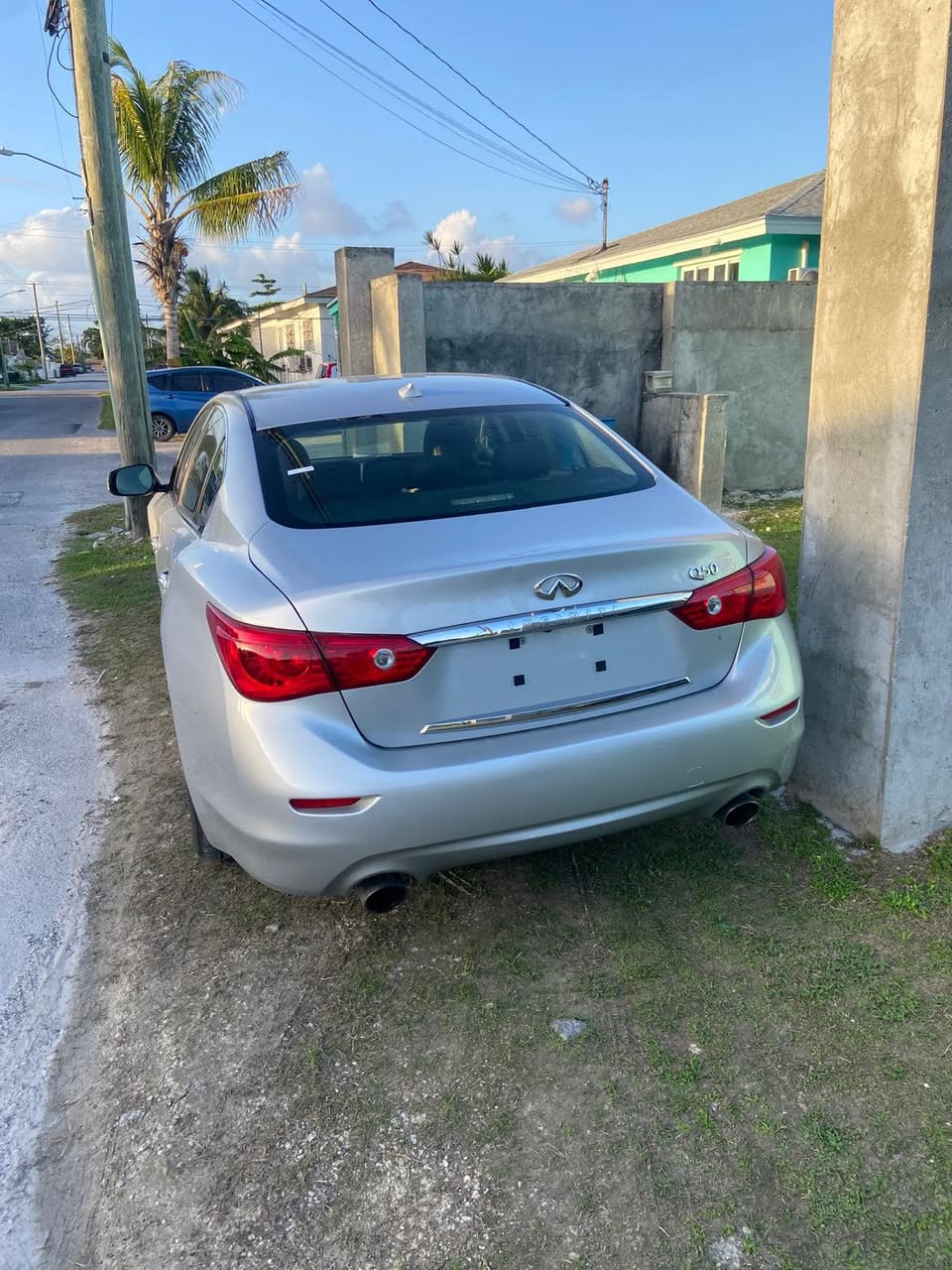 2016 INFINITY Q50 — photo 2