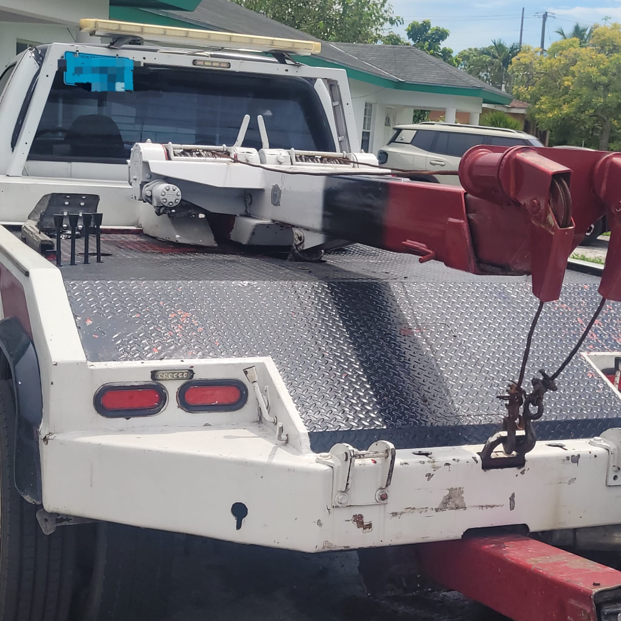 2004 FORD SUPER DUTY F-550 DRW REG CAB 201" WB 120" CA XLT — photo 3