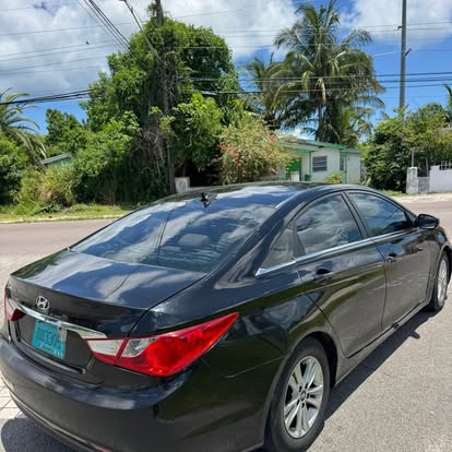 2011 HYUNDAI SONATA — photo 4