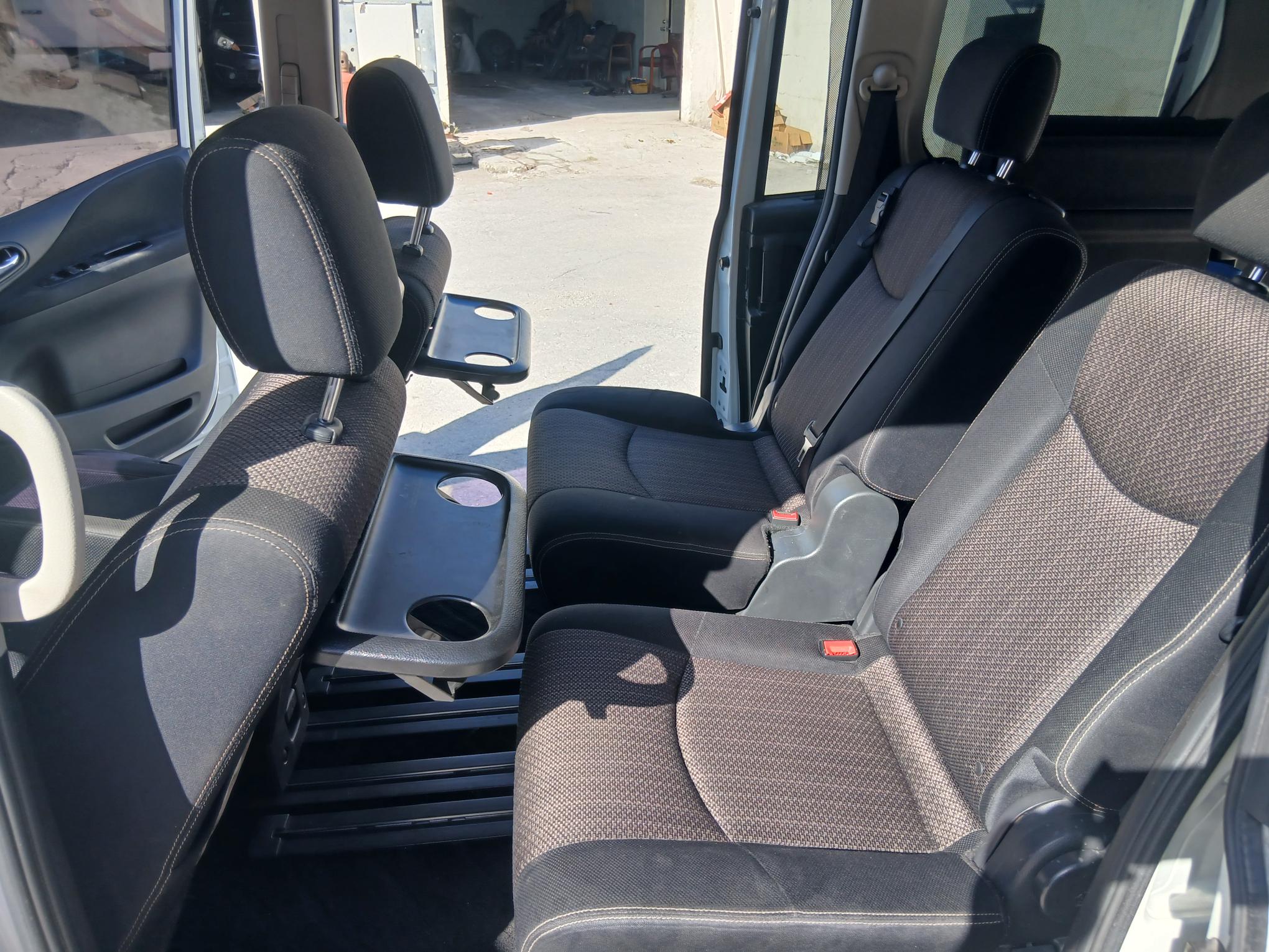 2015 NISSAN SERENA — photo 4