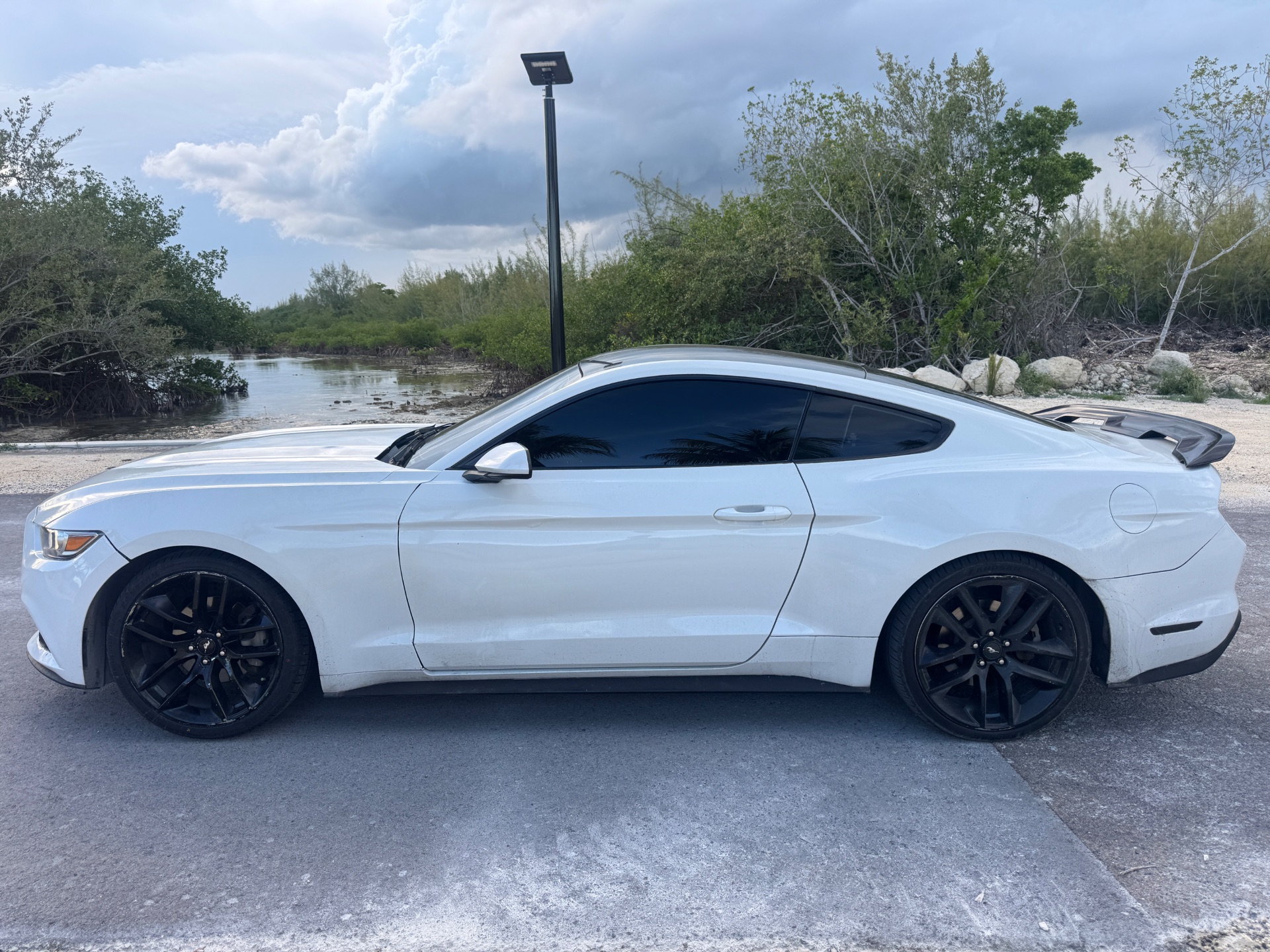 2016 FORD MUSTANG V6 — photo 4